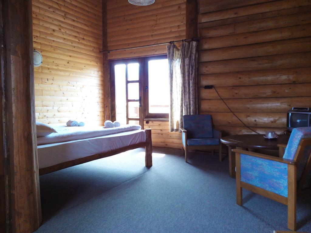 Casa Muntelui - Sambata Pension Sîmbăta de Sus Kamer foto